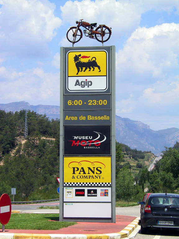 Summer touring 2008 - <i>Brief detour into Spain</i>